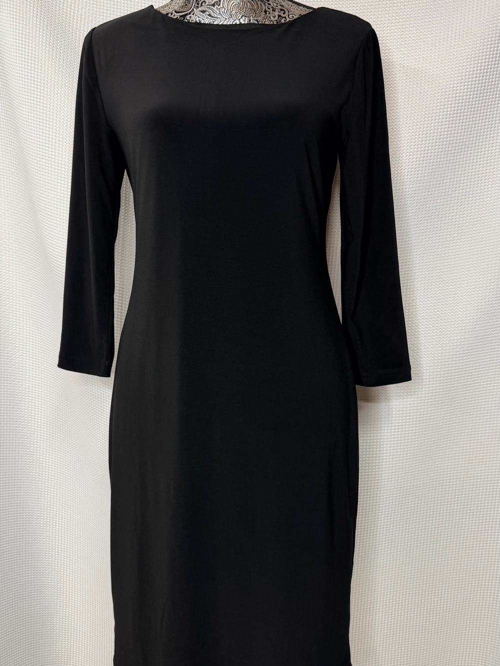 Rekucci Classic Black Midi Dress with Three-Quarter Sleeves